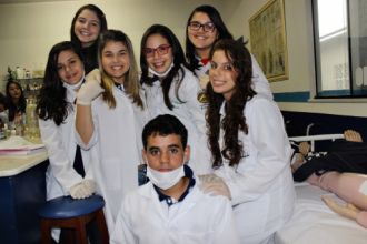 Aula de Química em Laboratório (1º Ano)