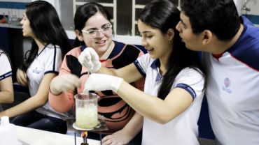 Aula de Química em Laboratório (3º Ano)